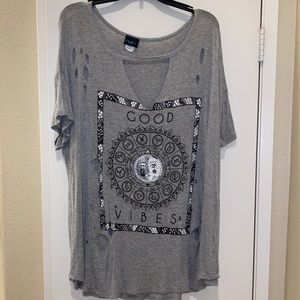 ♦️EUC Gray Top♦️